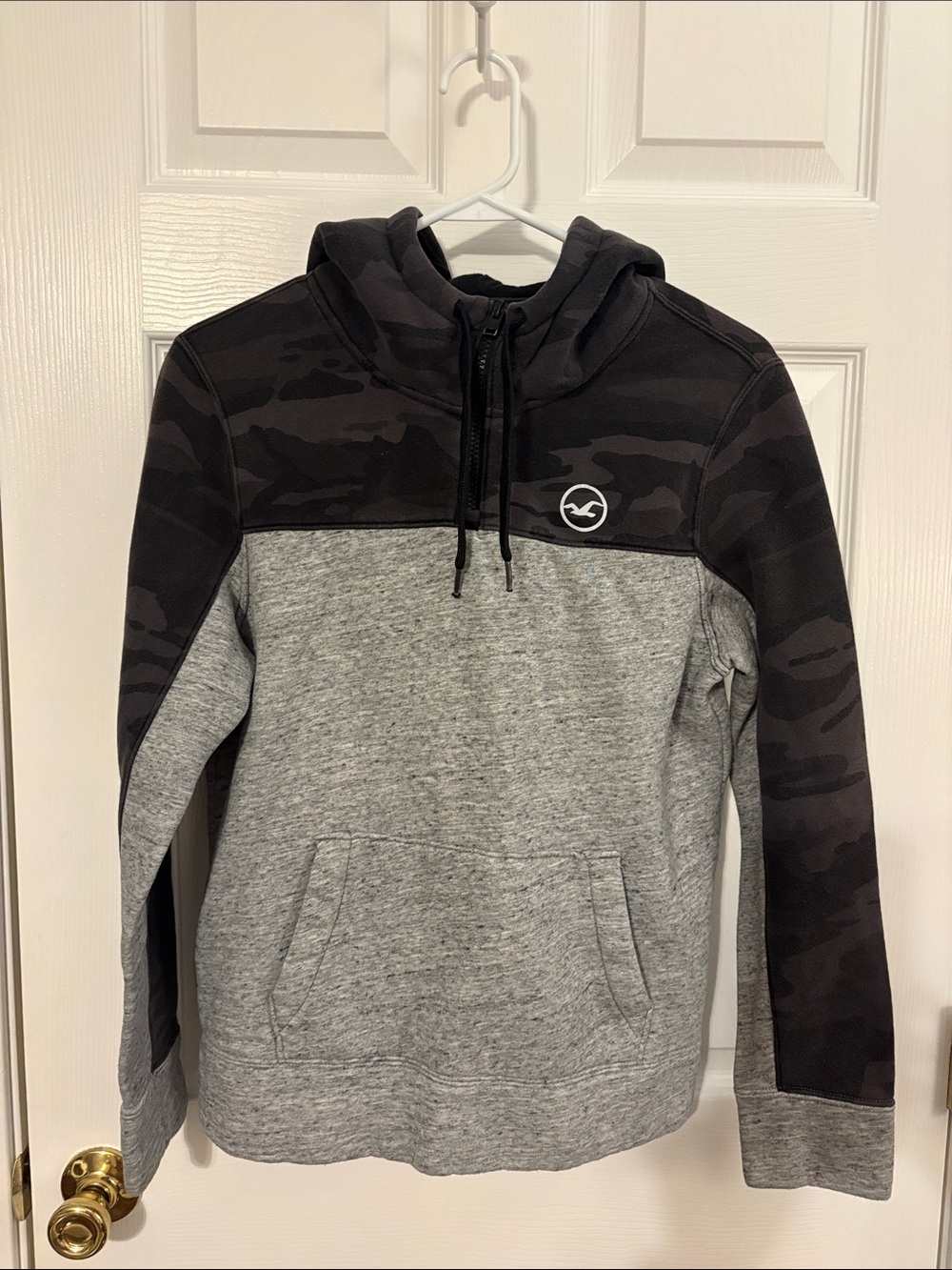 Hollister Men's Two-Tone Gray & Black Hooded Pullover Sweatshirt